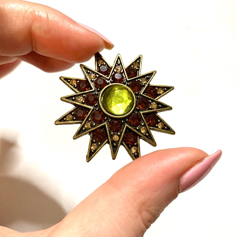 Sunburst stretchy statement ring✨